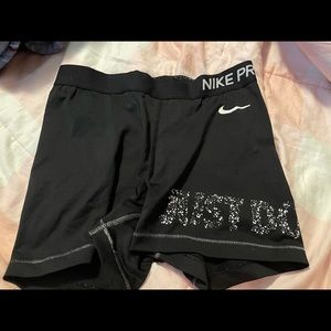 Nike Pros *like new* Just Do It on the leg.